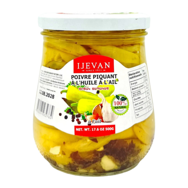 Poivres piquants à l’huile avec de l’ail